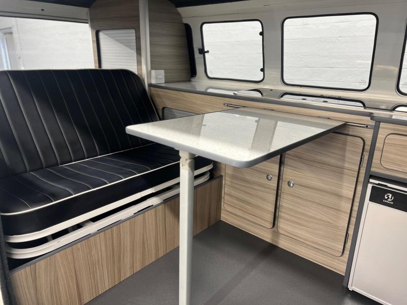 VOLKSWAGEN CAMPERVAN