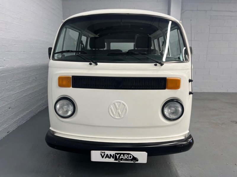 VOLKSWAGEN CAMPERVAN