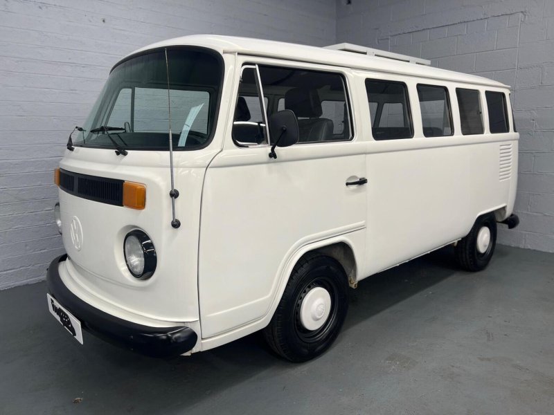VOLKSWAGEN CAMPERVAN