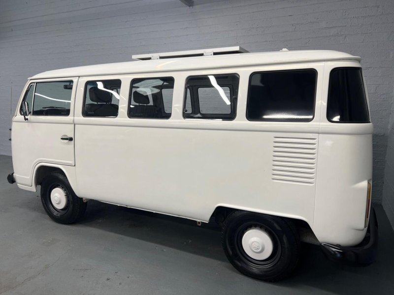 VOLKSWAGEN CAMPERVAN